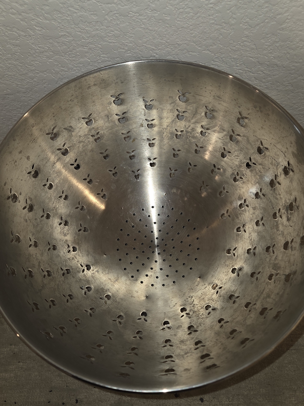 Apple Shape Colander - Picture 2 of 4